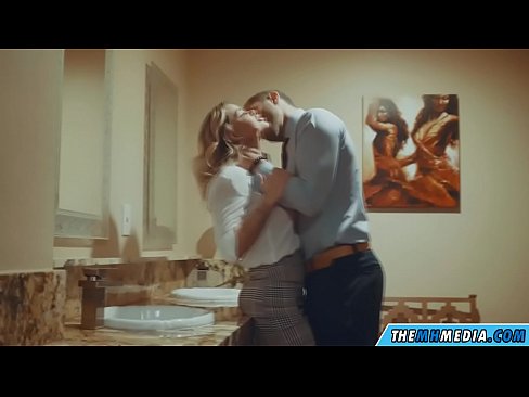 ❤️ Бүкіл аққұба сізді қоғамдық дәретханада азғырғанда Әдемі порно бізде kk.hentai-id-tv.ru ❌️❤
